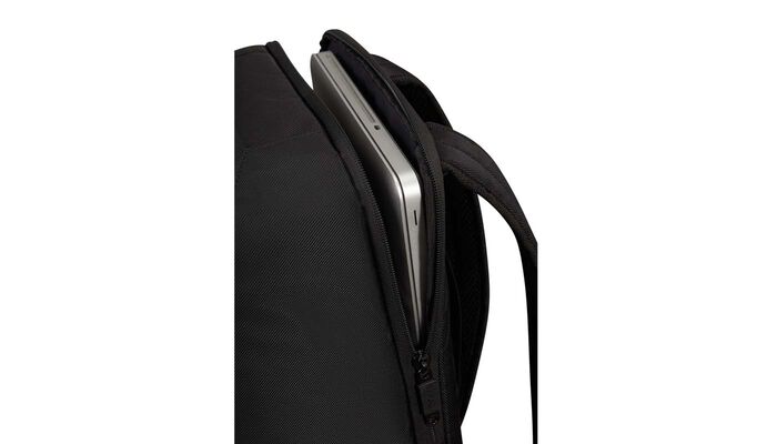 Vyhrazená přihrádka na notebook 15,6"