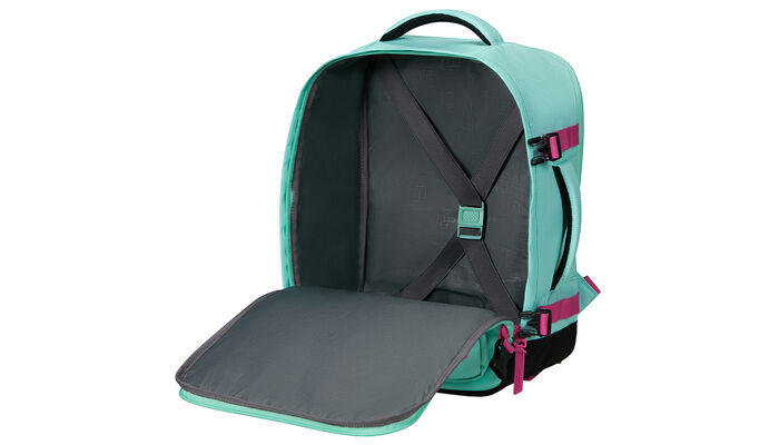 přihrádka na oblečení s křížovými popruhy