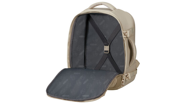 přihrádka na oblečení s křížovými popruhy