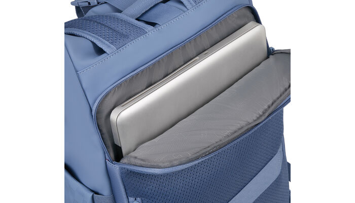 Vyhrazená přihrádka na notebook 15,6"