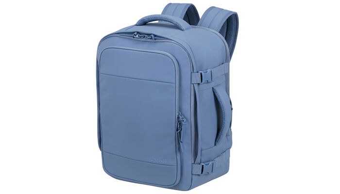 Splňuje podmínky bezplatného palubního zavazadla společností Ryanair a Wizz Air