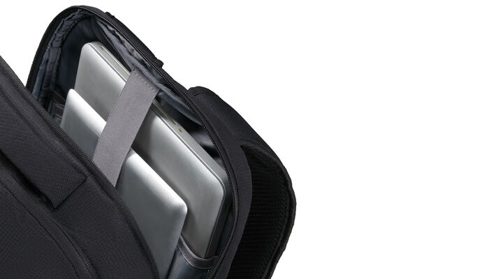 Vyhrazená přihrádka na notebook 15,6"