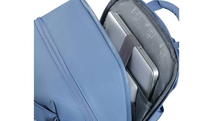 Vyhrazená přihrádka na notebook 15,6"