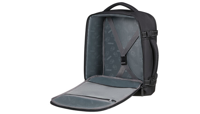 přihrádka na oblečení s křížovými popruhy