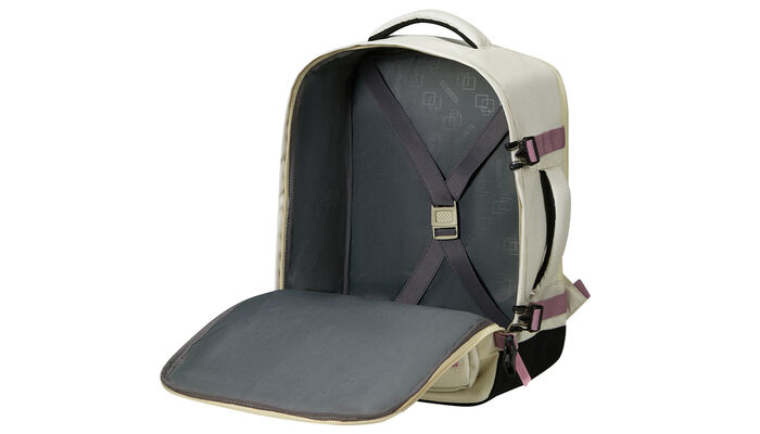 přihrádka na oblečení s křížovými popruhy