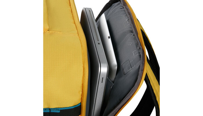 Vyhrazená přihrádka na notebook 15,6"