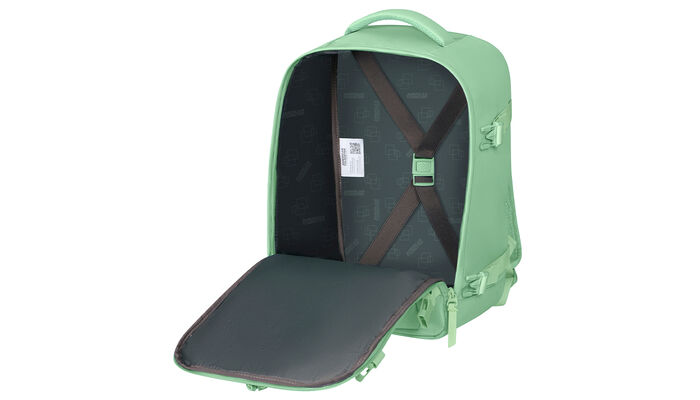 přihrádka na oblečení s křížovými popruhy