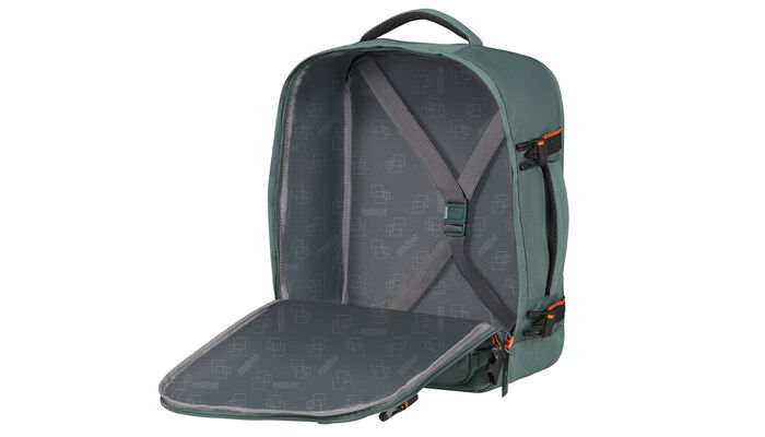 přihrádka na oblečení s křížovými popruhy