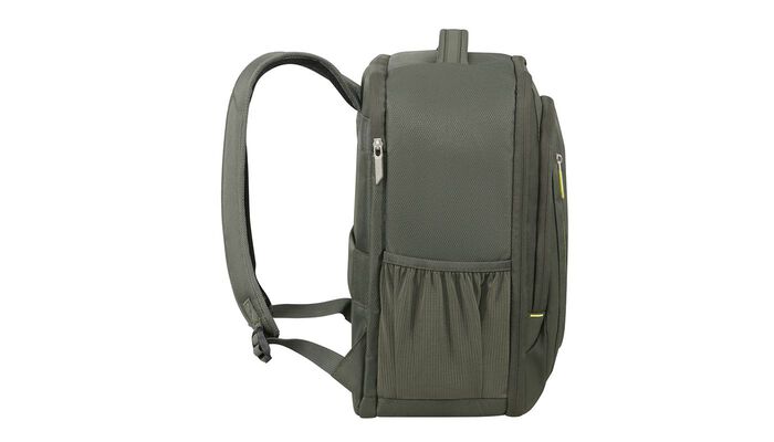 Vyhrazená přihrádka na notebook 15,6"