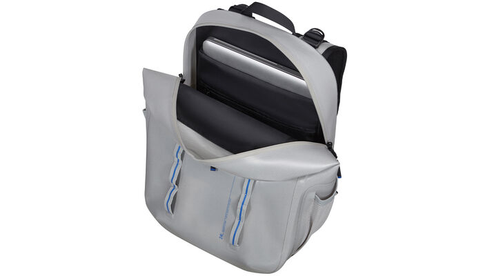 Vyhrazená přihrádka na notebook 15,6"