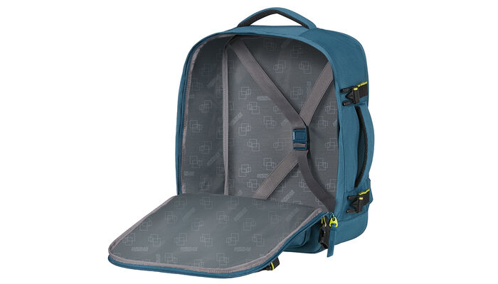 přihrádka na oblečení s křížovými popruhy