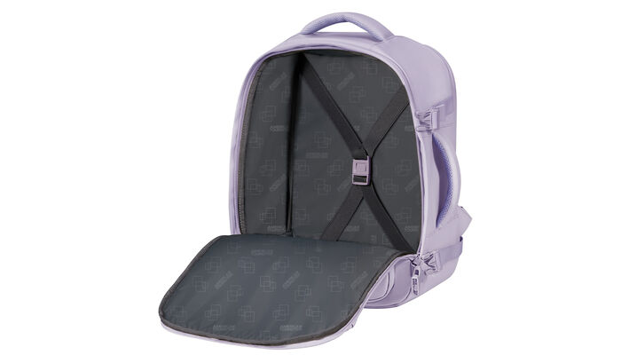 přihrádka na oblečení s křížovými popruhy