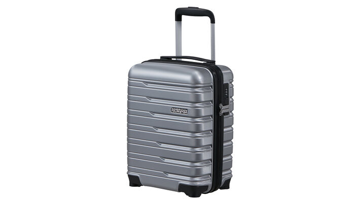 Splňuje podmínky bezplatného palubního zavazadla společností Ryanair a Wizz Air