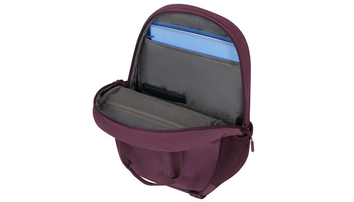 Vyhrazená přihrádka na notebook 15.6"