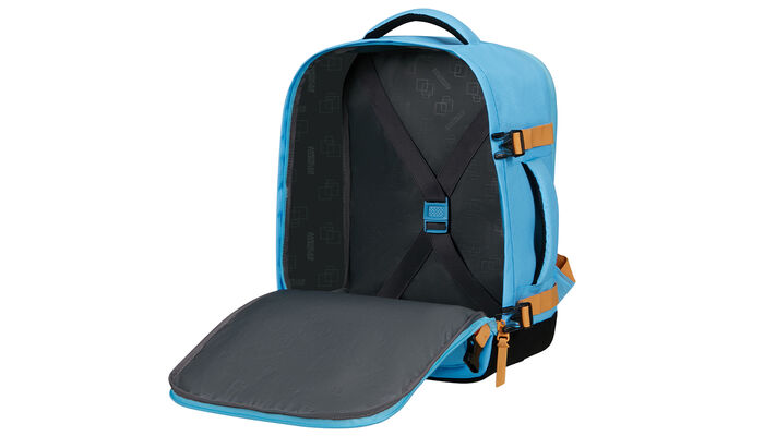 přihrádka na oblečení s křížovými popruhy