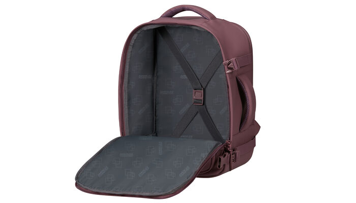 přihrádka na oblečení s křížovými popruhy