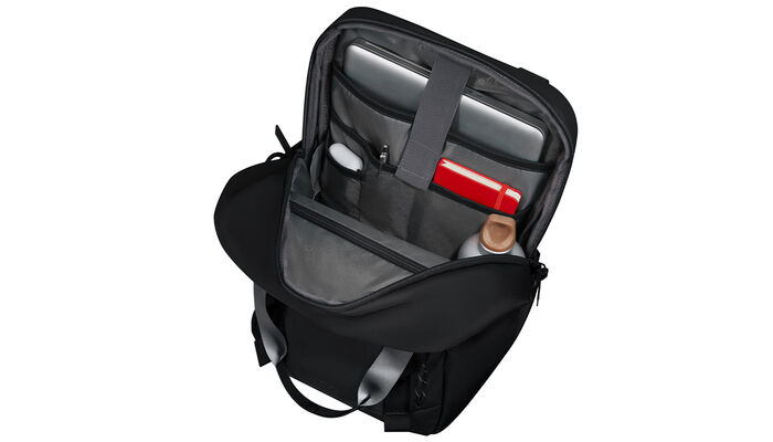 Vyhrazená přihrádka na notebook 15.6"