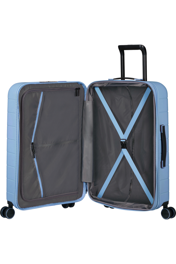 American Tourister Novastream Spinner TSA Exp. 67cm  Pastel Blue