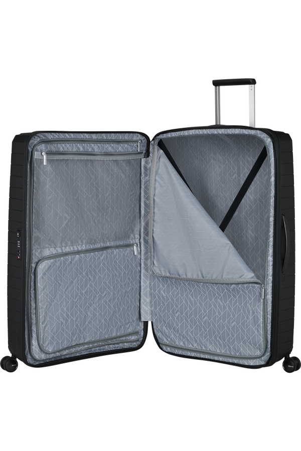 American Tourister FastForward Spinner 83/31 TSA EXP 83cm  Flash Black American Tourister FastForward Spinner 83/31 TSA EXP 83cm  Flash Black