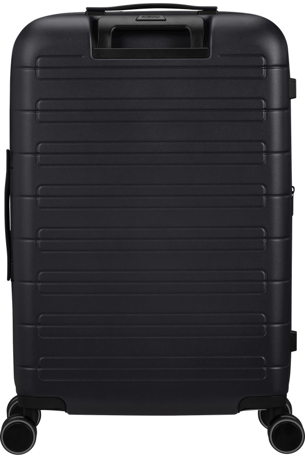 American Tourister Novastream Spinner TSA Exp. 67cm  Tmavě šedá American Tourister Novastream Spinner TSA Exp. 67cm  Tmavě šedá