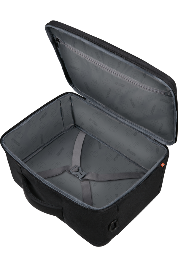 American Tourister At Work Nxt 3-Way Boarding Bag  Čern&aacute;